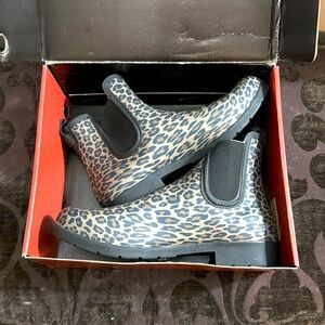 Women’s Chooka Leopard print rain boots